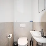 Apartment Crystal Residences - Luxurious Seaside