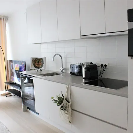 Crystal Residences - Luxurious Seaside Apartment