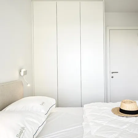 Crystal Residences - Luxurious Seaside Apartment