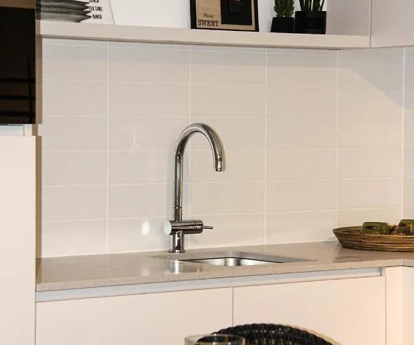 Crystal Residences - Luxurious Seaside Daire *