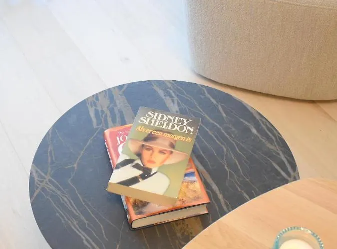 Crystal Residences - Luxurious Seaside Daire