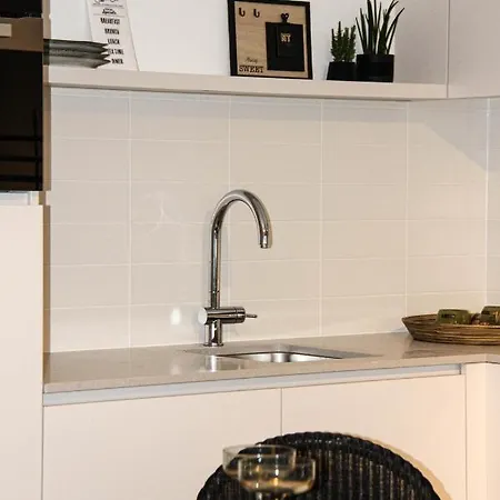 Crystal Residences - Luxurious Seaside Apartamento *